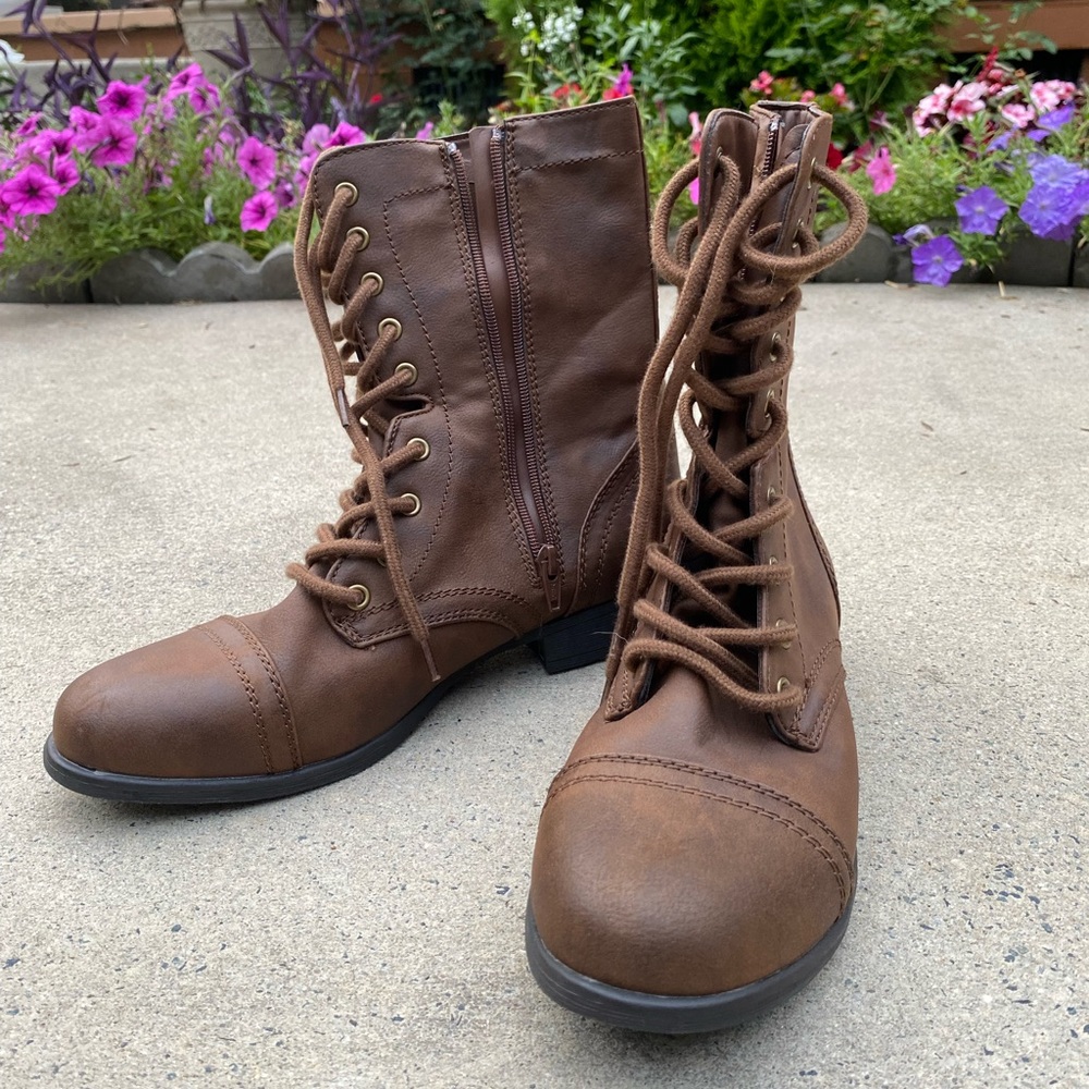 mossimo combat boots!